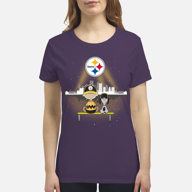 Snoopy and Charlie wathcing Pitburg Steelers premium women's shirt