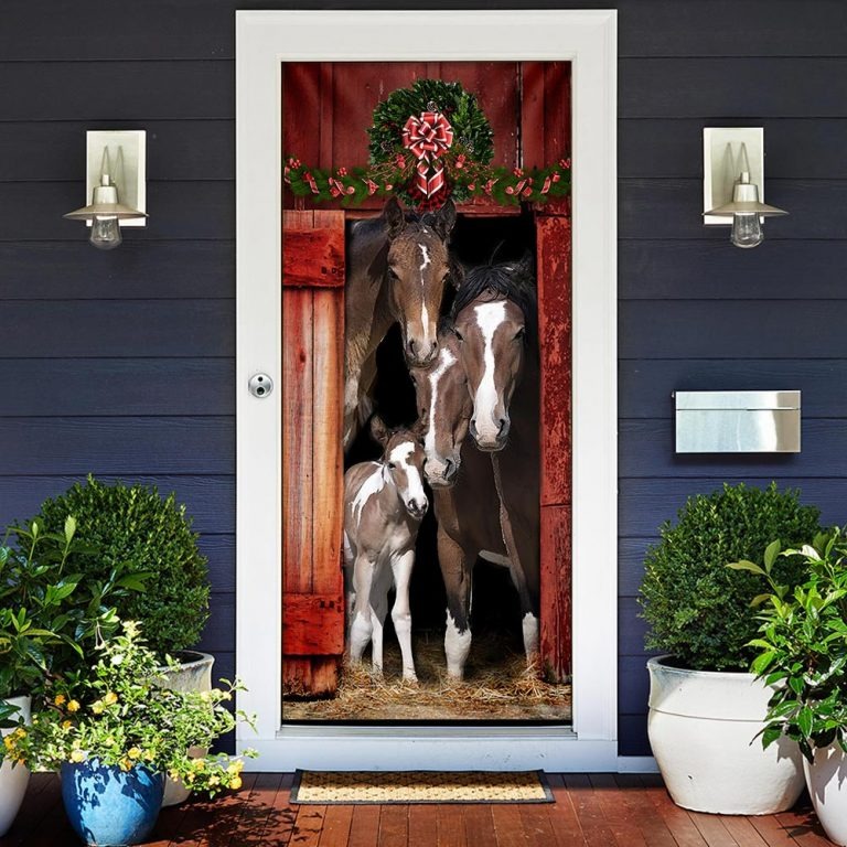 Horse family door cover