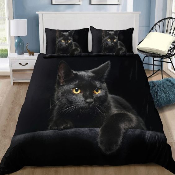 Black cat on the night bedding set