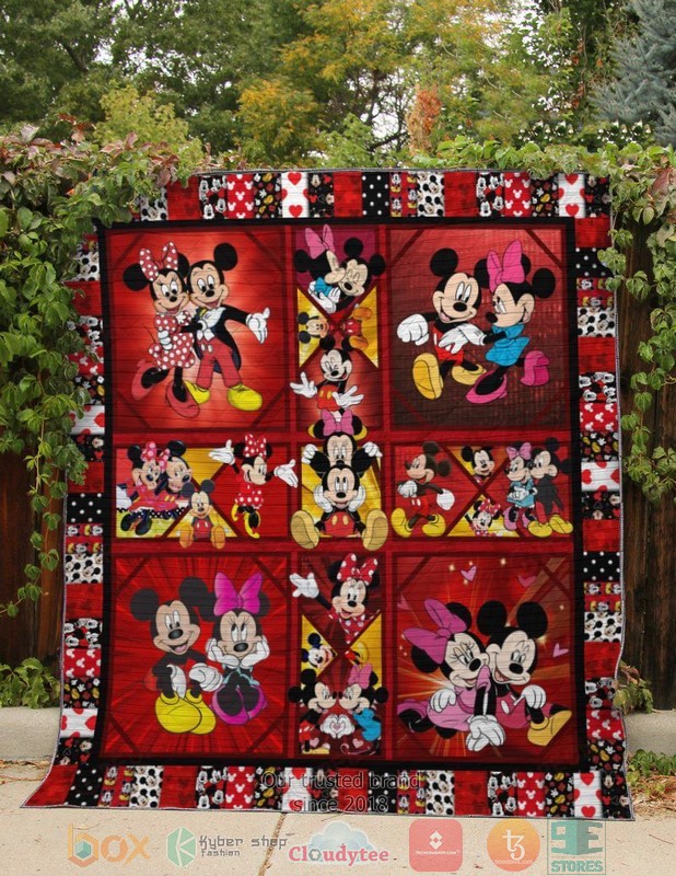 Mickey_Mouse_and_Minnie_Mouse_Quilt