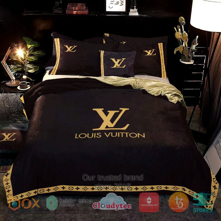 Louis Vuitton Black Bedding Set 1